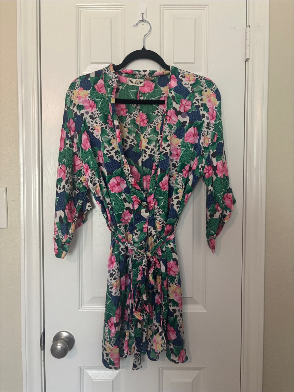Vintage Victorias Secret Gold Label Silk Robe